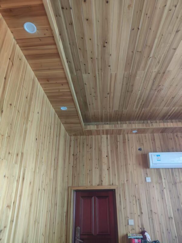 94cm Pine Wood Board – Compact and Versatile